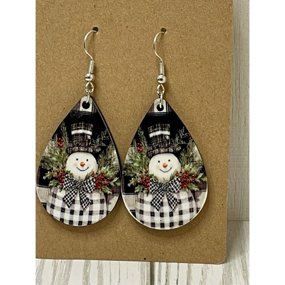 Snowman Pierced Earrings Teardrop Dangle 2" - Picture 1 of 4